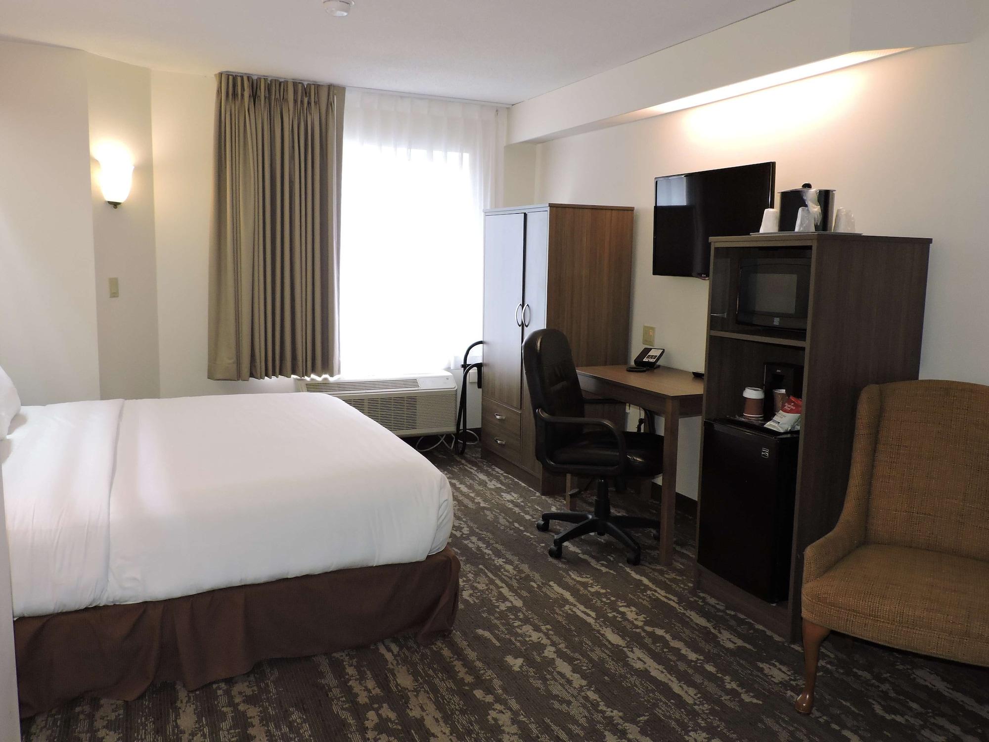Charlevoix Inn & Suites Surestay Collection By Best Western Exterior foto