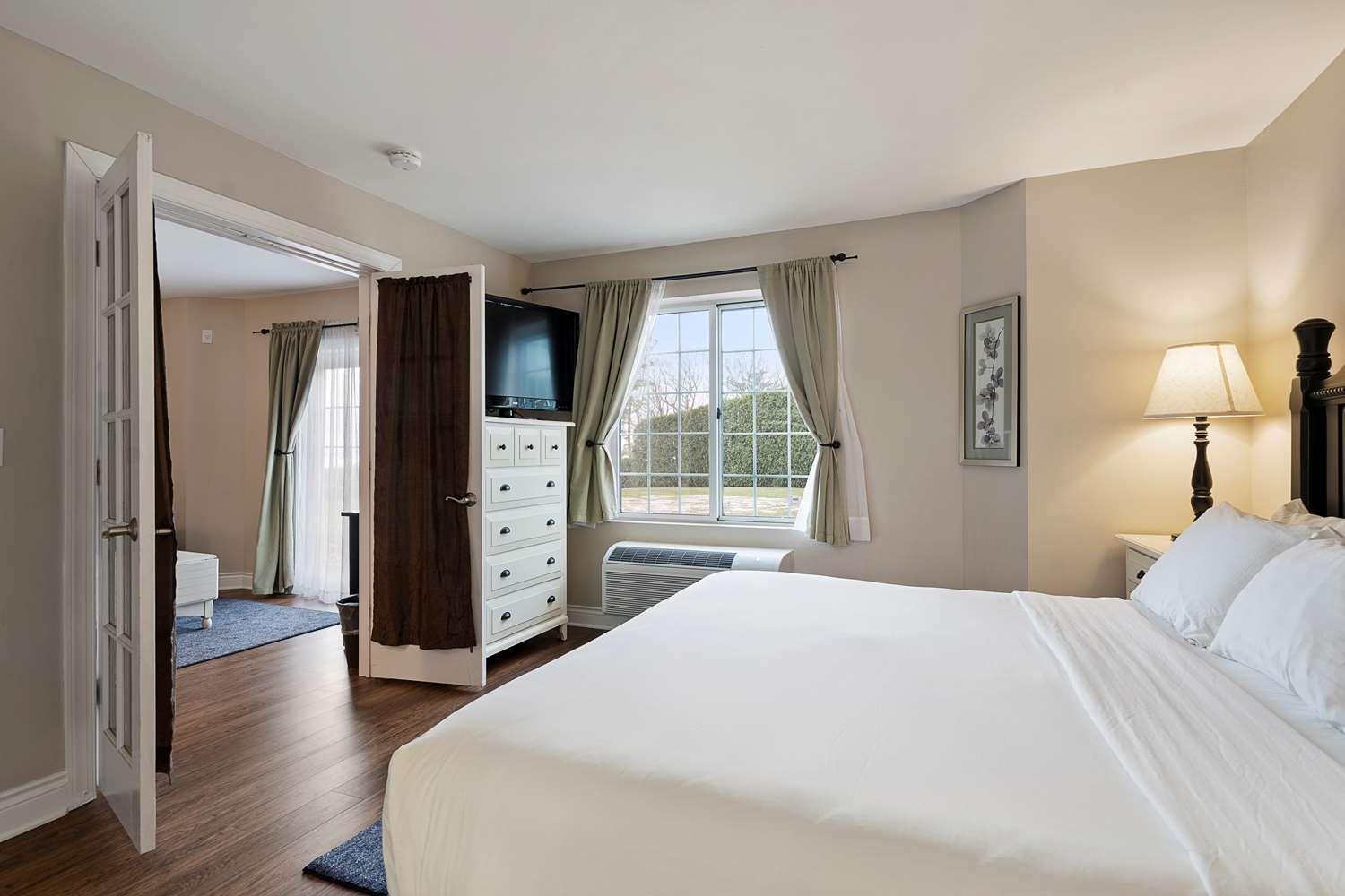 Charlevoix Inn & Suites Surestay Collection By Best Western Exterior foto